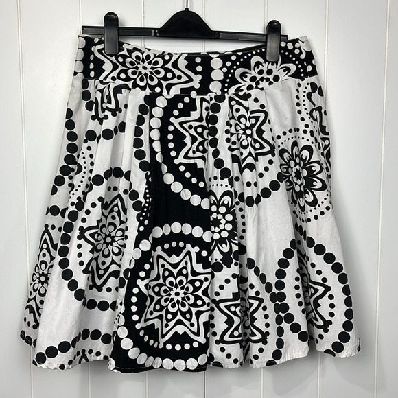 Cato Womens Skirt 10 Black & White Polka Dot Print Side Zip Pleats Full Skirt - Picture 4 of 8